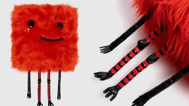 Scarlet with spare striped legs
